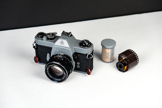 Buyer's Guide: How to Choose the Perfect Beginner Film Camera - Camera Kangaroo